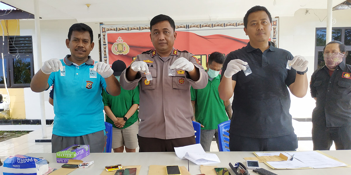 polres-mimika-ciduk-empat-pelaku-kasus-sabu-seorang-berstatus-honorer
